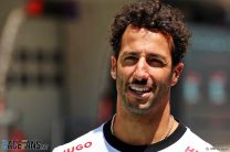 Ricciardo must “get my season going” before thinking of Red Bull drive